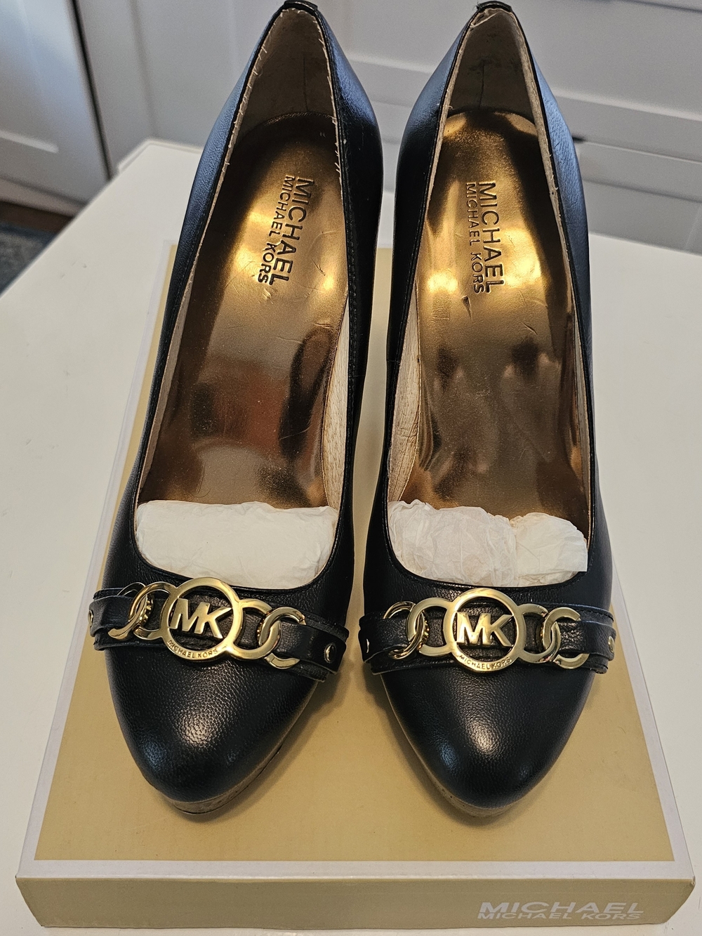 Michael Kors Black Leather Hamilton Pumps with Gold MK Chain